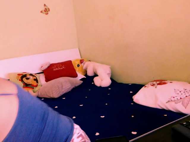 Capturas de pantalla de transmisión EmeraldElla