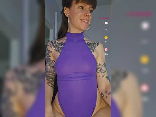 Capturas de pantalla de transmisión EmilieEdelana
