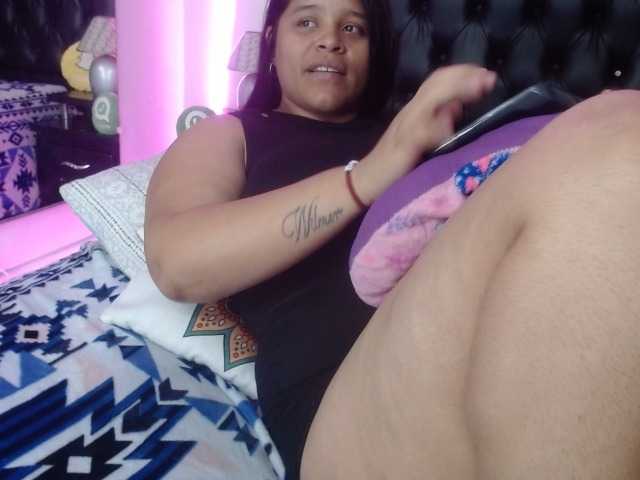 Capturas de pantalla de transmisión EmmanuelleBBW