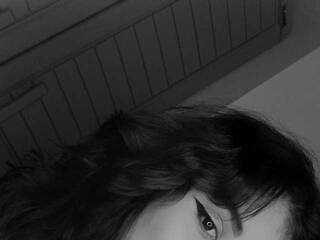 Chat de video erótico Emyli-rousse-