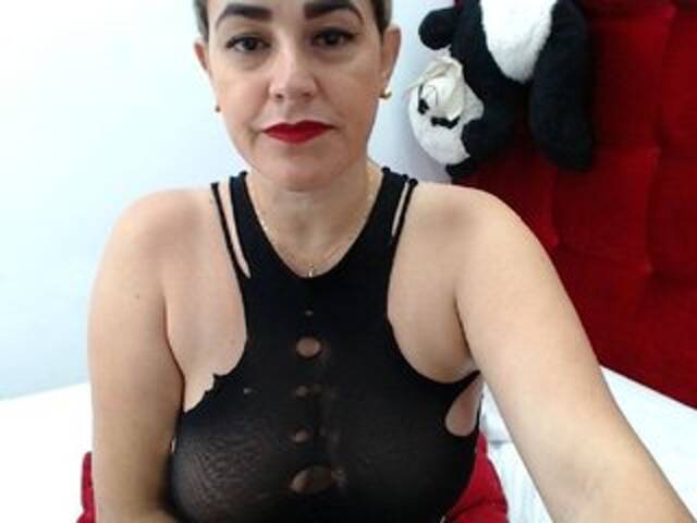 Capturas de pantalla de transmisión EvaMartinelli