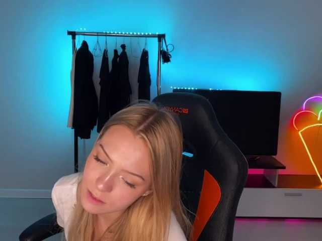 Capturas de pantalla de transmisión ElizabethEvan