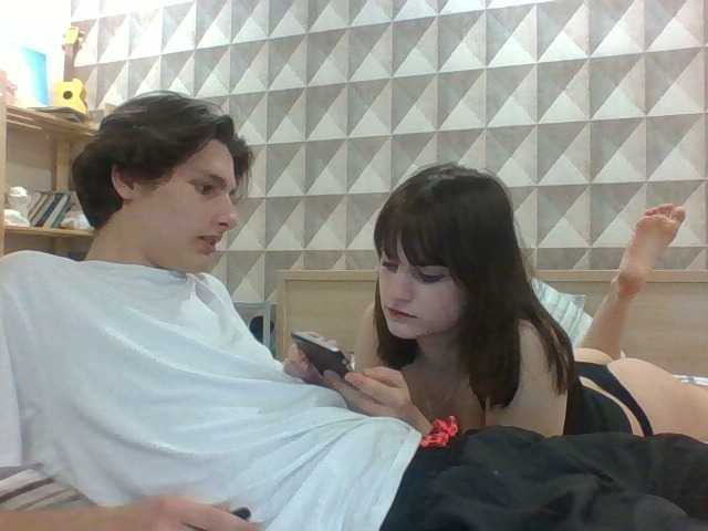 Capturas de pantalla de transmisión FendiKati