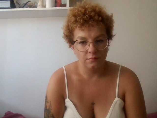 Capturas de pantalla de transmisión FrancesLovely