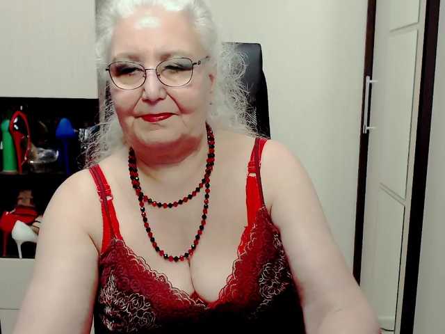 Capturas de pantalla de transmisión GrannyWants