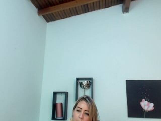 Capturas de pantalla de transmisión hallerusell1