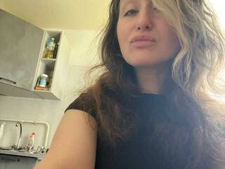 Chat de video erótico Hitraya31