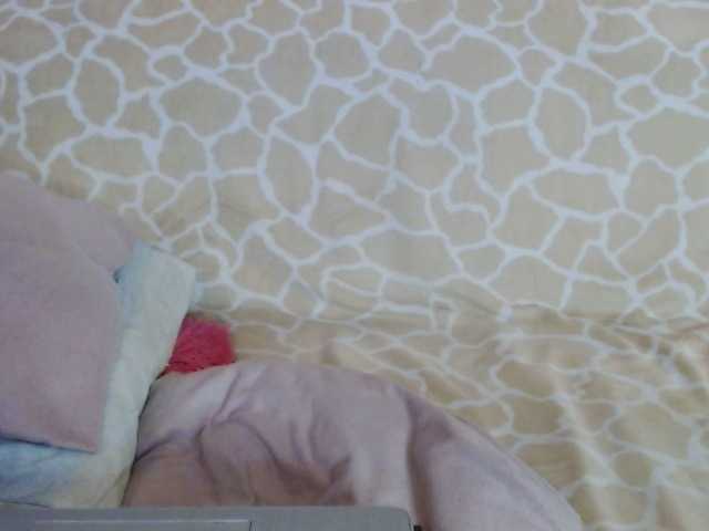 Capturas de pantalla de transmisión HolyJulie