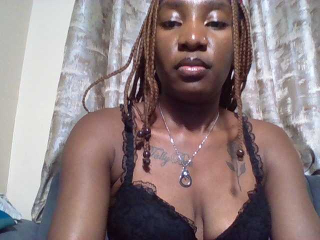 Capturas de pantalla de transmisión Hornycammy23