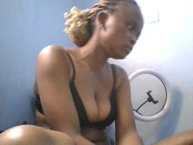 Capturas de pantalla de transmisión Hornygal2
