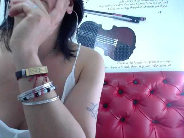 Capturas de pantalla de transmisión HornyMilff