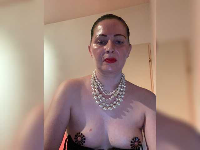 Fotos hotlady45 Private Show!! Lick your lips - 20 Tokens Make me horny - 40 Tokens Massages the breasts - 60 Tokens Blow the dildo - 80 Tokens Massage nipples with a dildo - 65 Tokens