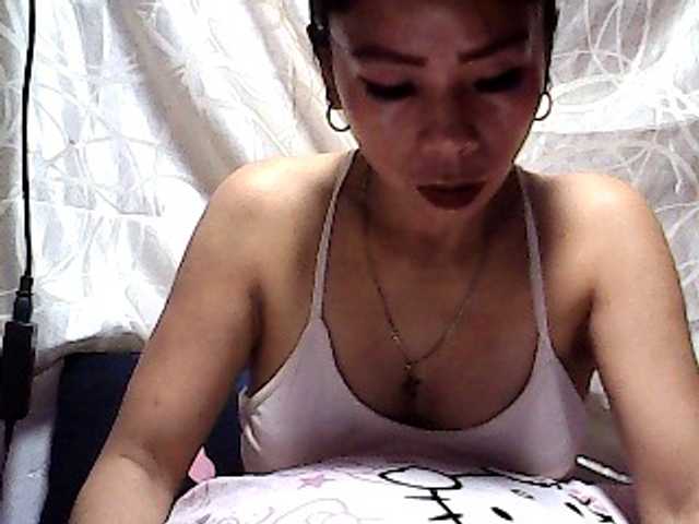 Fotos HotMamaPINAY flash tits 20 flash pussy 50 flash ass 25 feet 15 naked 200 open cam 10