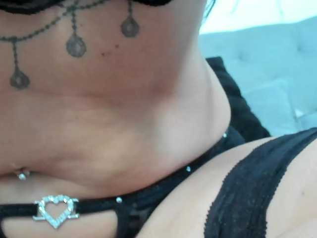 Capturas de pantalla de transmisión Hotmilfbitch
