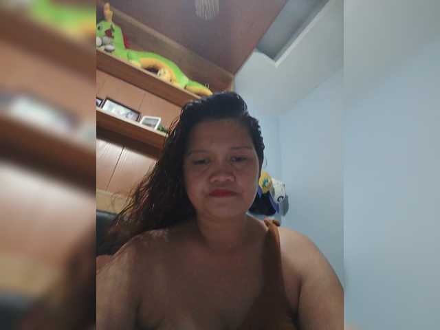 Capturas de pantalla de transmisión Hotnwetmama4u