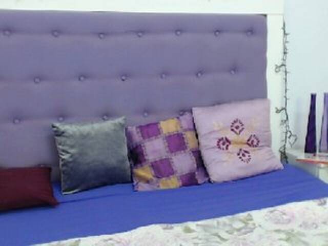 Capturas de pantalla de transmisión HottieBadGirl