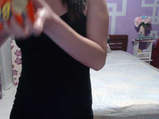 Capturas de pantalla de transmisión hottiekylie27