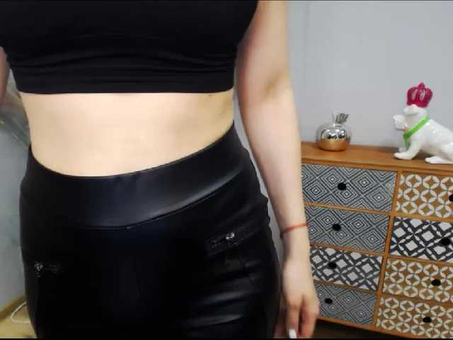 Capturas de pantalla de transmisión hottieLAURA