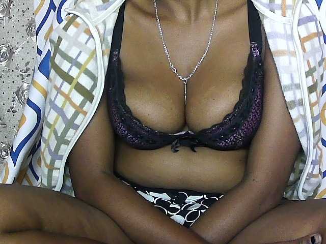 Capturas de pantalla de transmisión sexy-frayah