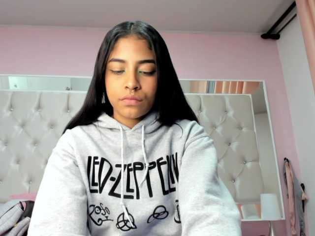 Capturas de pantalla de transmisión julia-rose