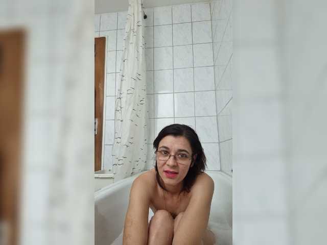 Capturas de pantalla de transmisión julya-hot