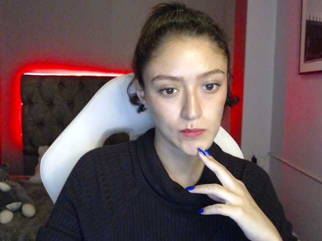 Capturas de pantalla de transmisión Karenhorny1