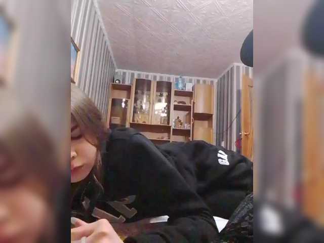 Capturas de pantalla de transmisión Karina-alex2090
