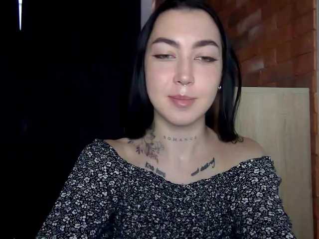 Capturas de pantalla de transmisión KarinaBoo