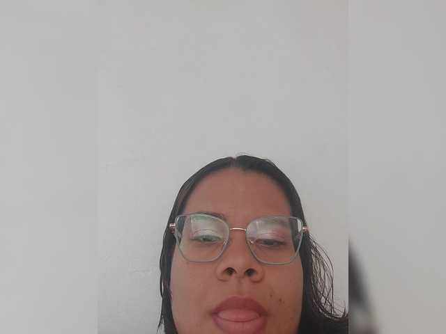 Capturas de pantalla de transmisión KarinaCremme