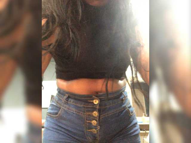 Capturas de pantalla de transmisión KarinaLarzo