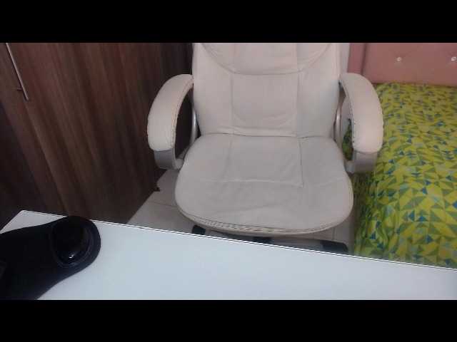 Capturas de pantalla de transmisión Karlamore