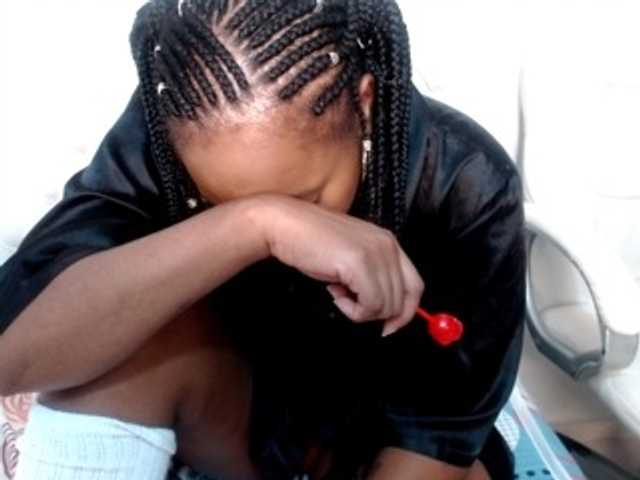 Capturas de pantalla de transmisión Karlamore