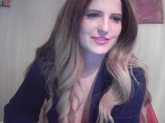 Capturas de pantalla de transmisión KatiesSecrets