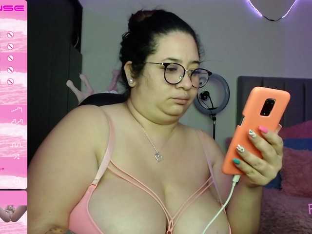 Capturas de pantalla de transmisión katrina-boobs