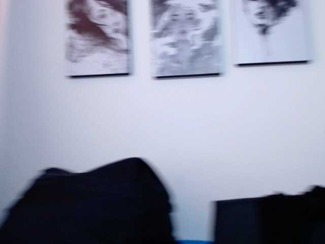 Capturas de pantalla de transmisión KattaHorny