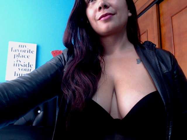 Capturas de pantalla de transmisión KattaHorny