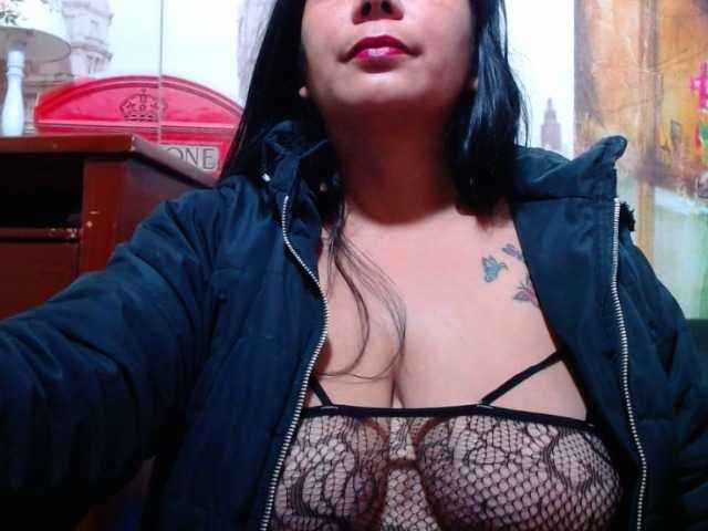 Capturas de pantalla de transmisión KattaHorny