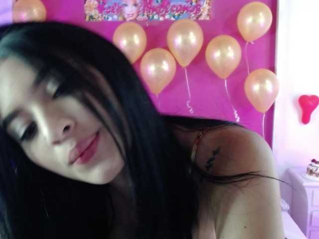 Capturas de pantalla de transmisión katthy-doll