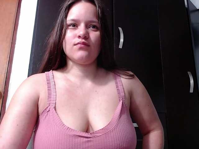 Fotos Katybloss10 welcom happy New Year # bigtits#latina#lovense#c2c#curvy#chubby#shy#pvt