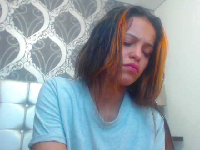 Capturas de pantalla de transmisión KATYPARK