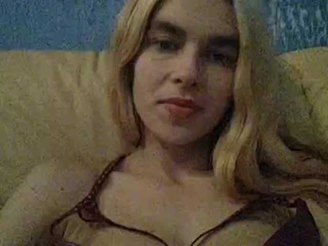 Capturas de pantalla de transmisión KelliQCherry