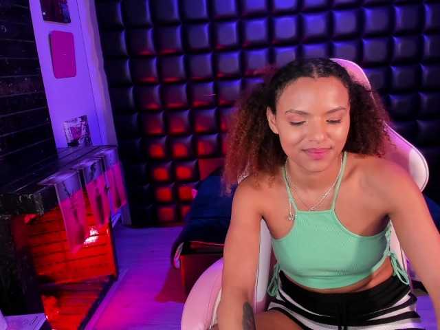 Capturas de pantalla de transmisión KendraTasty