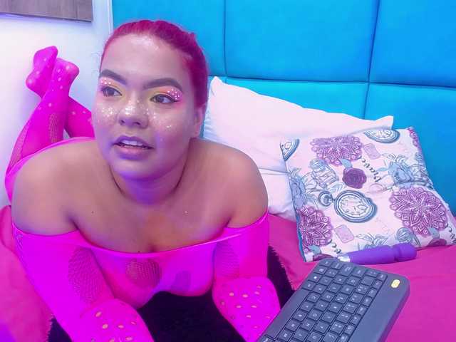 Capturas de pantalla de transmisión KendraW03