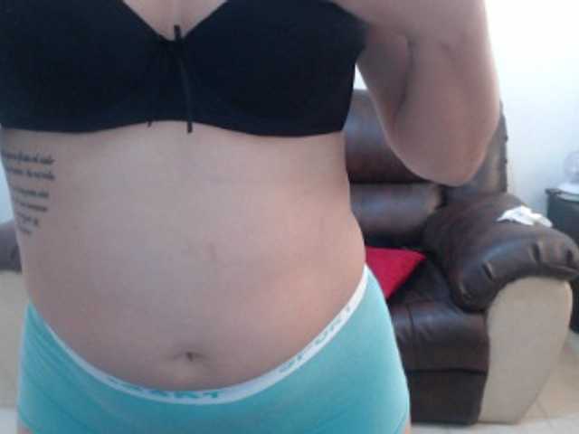 Capturas de pantalla de transmisión khamila