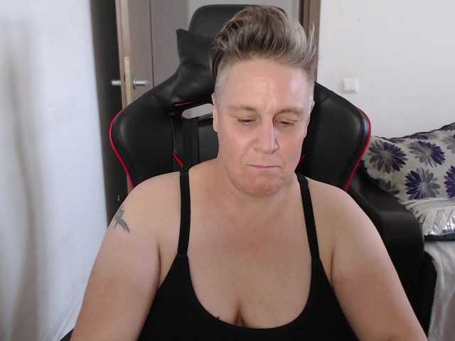 Capturas de pantalla de transmisión kinkstakinks76