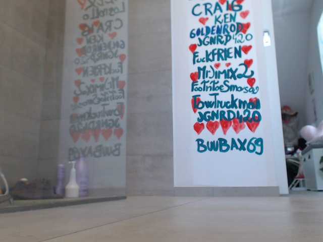 Capturas de pantalla de transmisión KinkyMoni