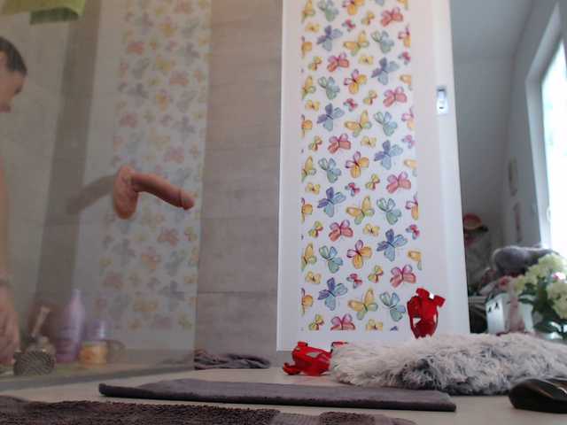 Capturas de pantalla de transmisión KinkyMoni