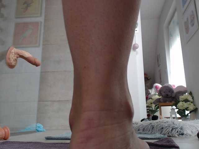 Capturas de pantalla de transmisión KinkyMoni