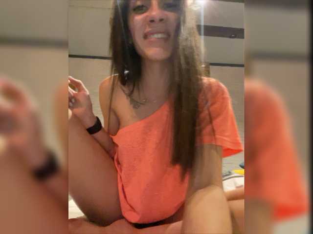 Capturas de pantalla de transmisión Kira696