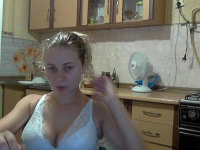 Capturas de pantalla de transmisión KittenLedy